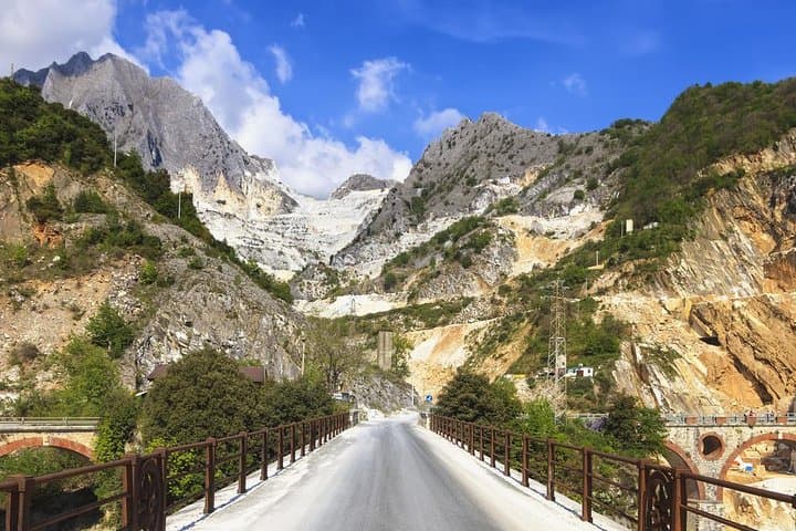 Carrara: Exclusive Marble Cave Tour Adventure in a 4x4
