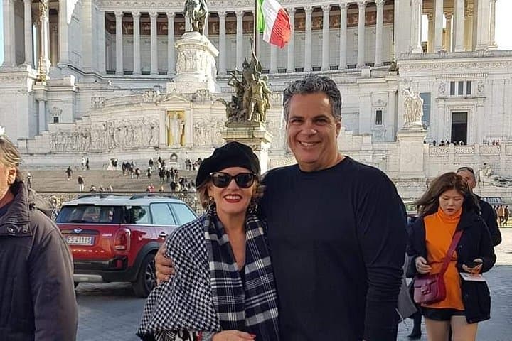 Tour of the main attractions of ancient and modern Rome.
