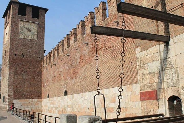 Verona from Milan, private guided tour, by car.