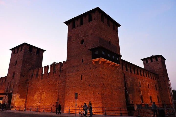 Verona from Milan, private guided tour, by car.