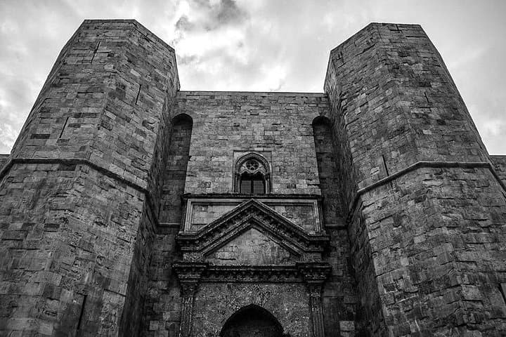 Castel del Monte, between wonder and mystery