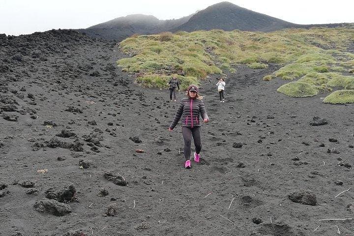 GUIDED WALKING AROUND THE CRATERS
