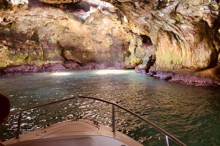 Boat tour of the Polignano a Mare caves with aperitif