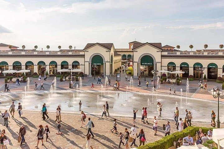 Serravalle Outlet shopping, private tour from Milan, by car.