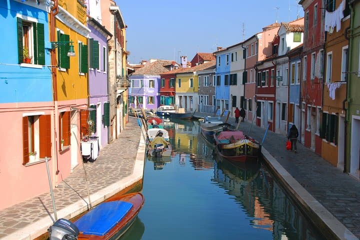 Venice’s Colorful Islands: Private Murano, Burano & Torcello Tour