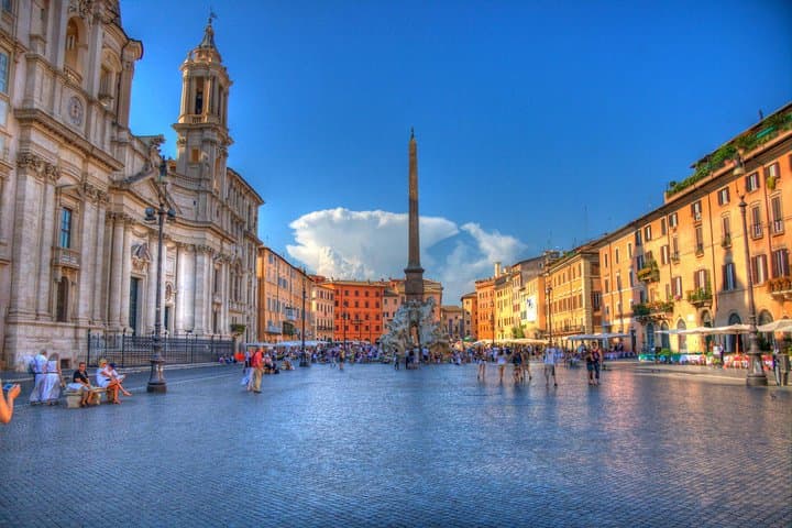 Rome Fountains & Squares Walking Tour–Small Group w/ Local Expert