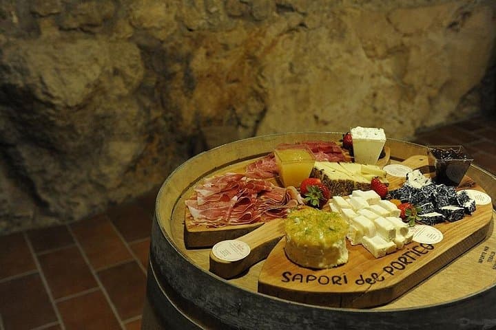 Sicilian Soul: Winery Tour, Wine & Food Tasting in Catania