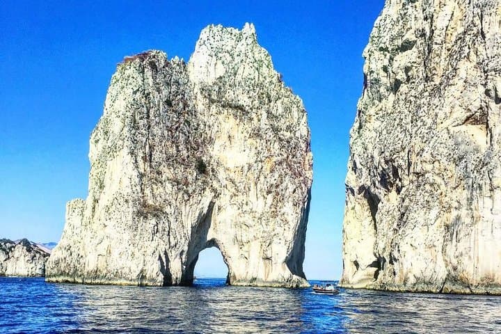 Capri: Boat Tour, Priority Tickets & Blue Grotto (Optional)