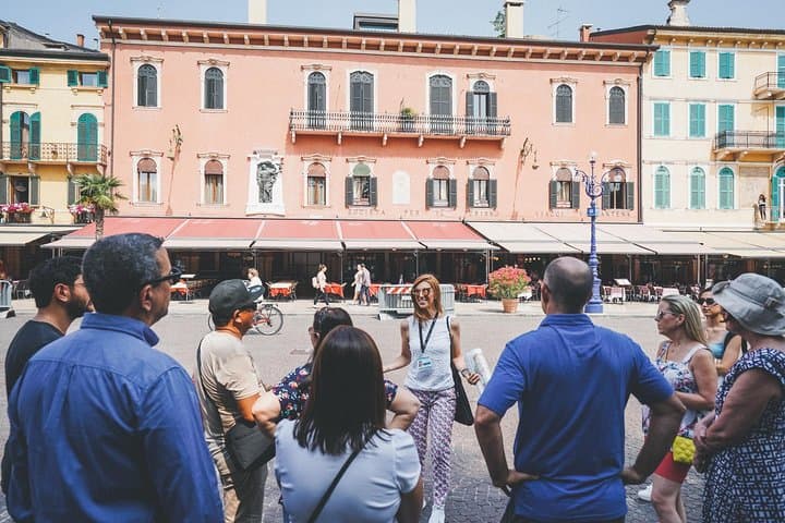 Verona Highlights Walking Tour in Small-group