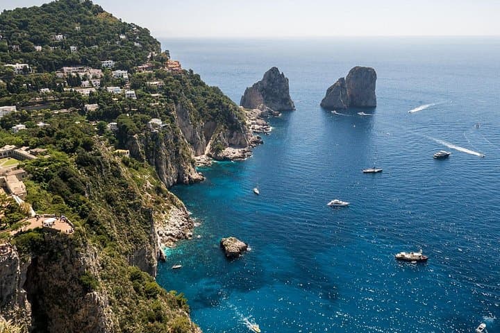 Private transfer SORRENTO to NAPLES or reverse with 3 hours stop in Pompeii