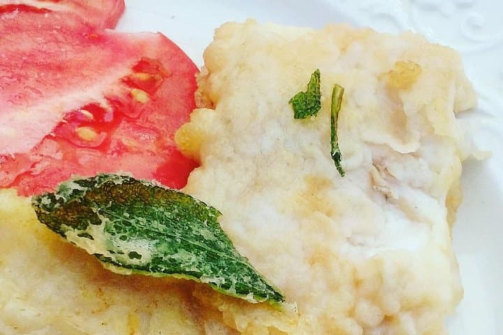 Lake fish: fried pike fillets flavored with sage