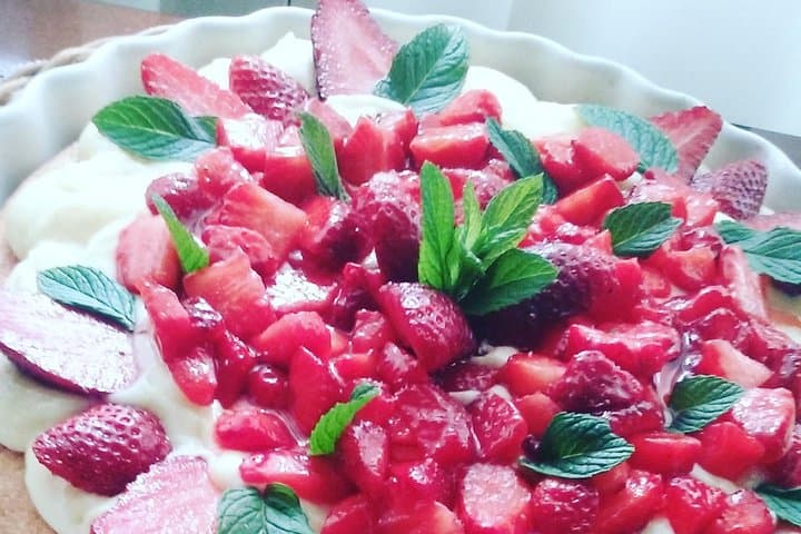 Cream and fruit tart