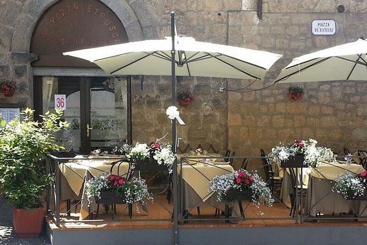 Private Transfer: Florence to Rome with Stop in Orvieto