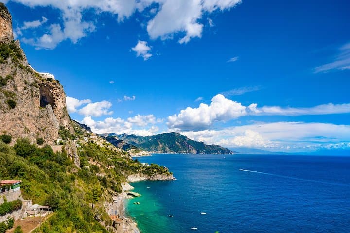 Day Trip from Rome to the Amalfi Coast by High Speed Train and Car