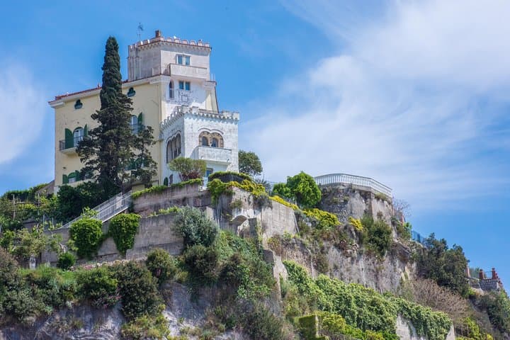 Day Trip from Rome to the Amalfi Coast by High Speed Train and Car