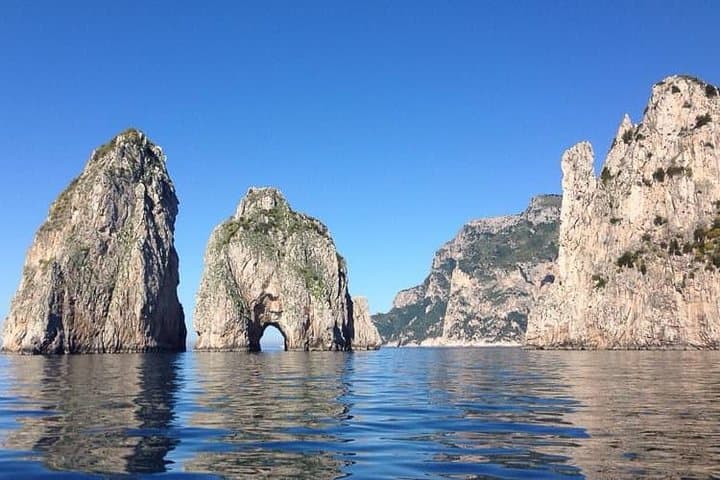 Faraglioni - Sunland Capri tour