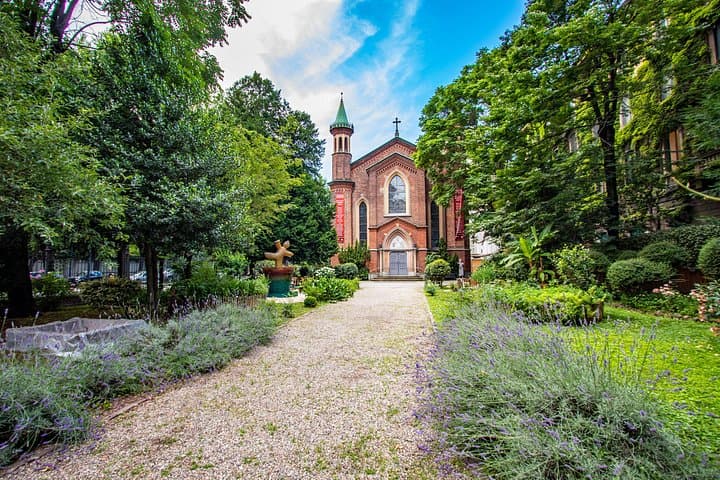 Explore Milan in 90 minutes with a Local