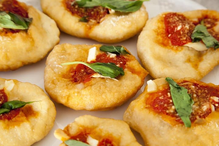 Cesarine: Small Group Pizza and Tiramisu Class in Venice