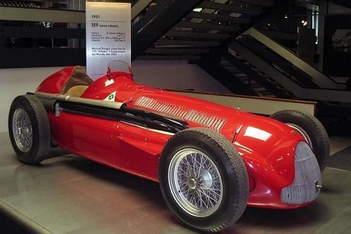 Alfa Romeo Museum, private guided tour from Milan, by car.