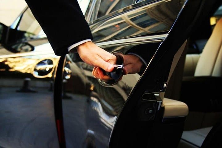 VIP Airport to Hotel Transfer with Orientation Tour