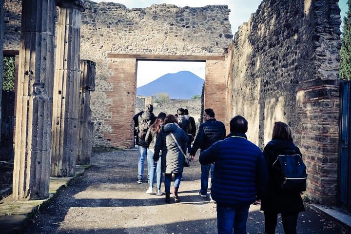Pompeii from Rome: Coach Roundtrip and Entrance