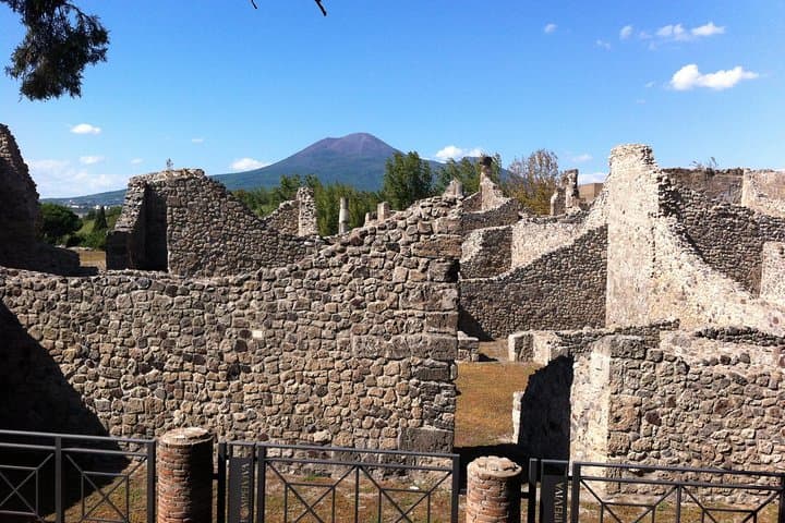 Naples and Pompeii private Tour with transfer