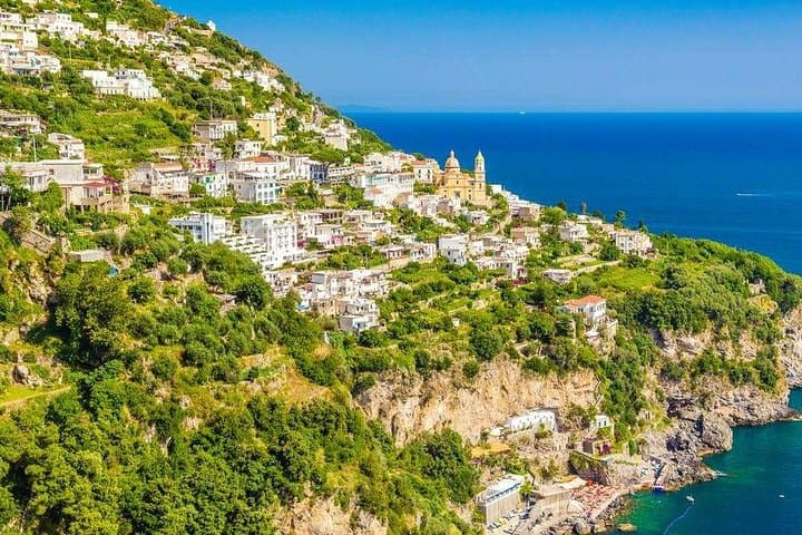 Naples to Praiano/Amalfi transfer via 2h in Pompei (or viceversa)