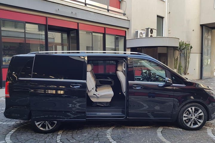 Private Transfer from Naples (Hotel, b&b) to Fiumicino Airport