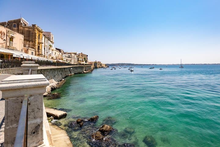 Tour of Siracusa, Ortigia, and Noto from Taormina.
