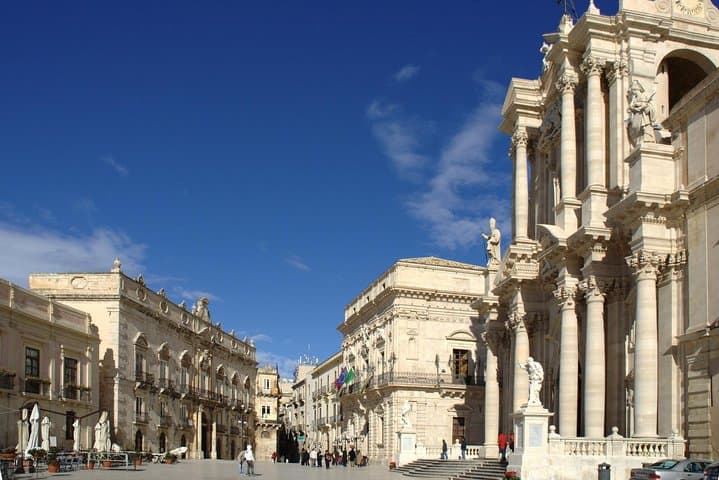 Tour of Siracusa, Ortigia, and Noto from Taormina.