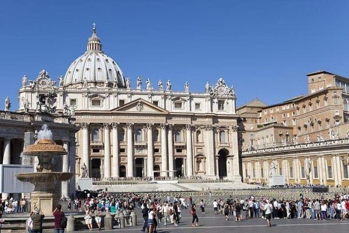 From Civitavecchia to Rome: Vatican, Fountains & Squares VIP Private Tour