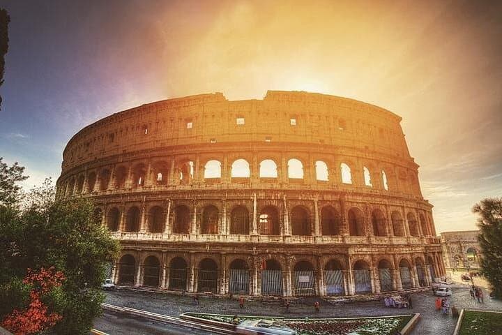Premium Rome in a day: Vatican, Colosseum and Forum Private Tour with Pick-Up