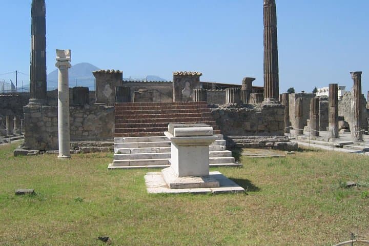 Pompeii and Mount Vesuvius SELECT tour