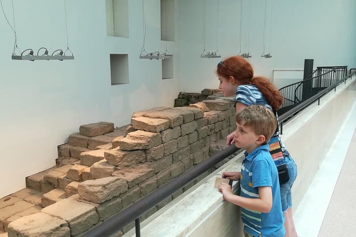 These ruins belongs to three Gods worshipped in Rome: guess who?