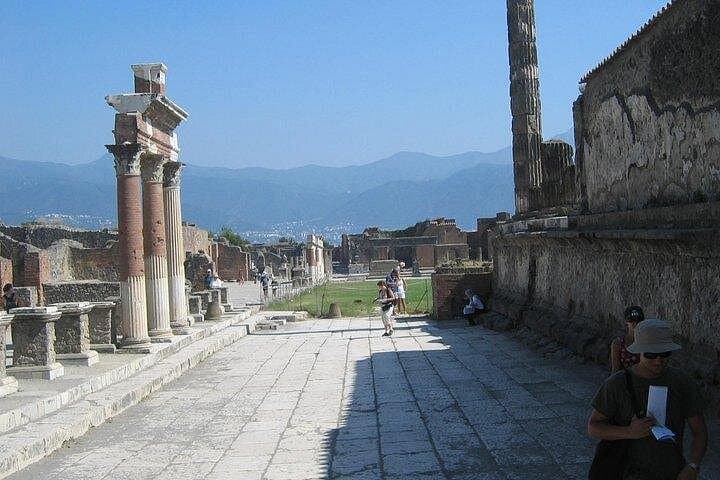 Pompeii and Mount Vesuvius SELECT tour