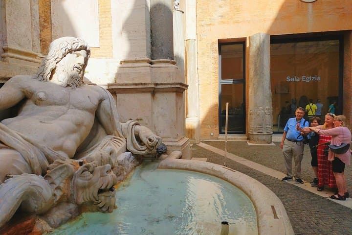 2000 years old staues of Gods: amazing!