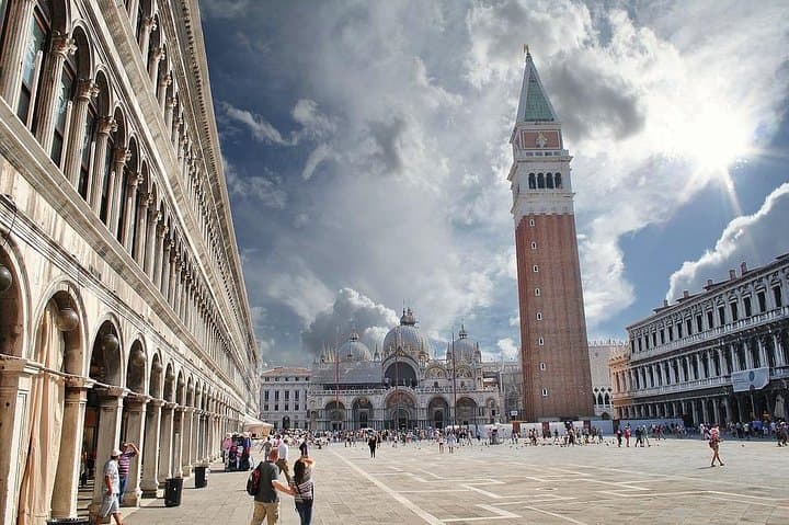 Private Transfer from Verona to Venice / Venice airport / Venice Cruise Terminal