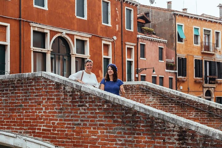 Discover the floating city of Venice without following the bustling crowds 3
