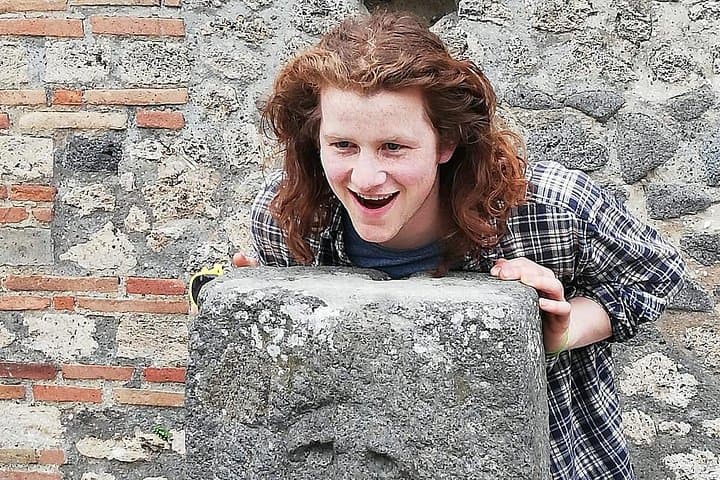 Small Group Guided Walking Tour of Ancient Pompeii Highlights