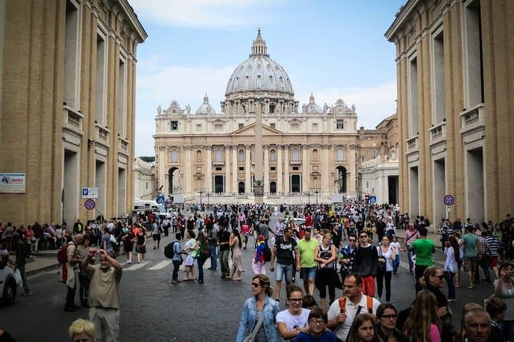 The Top Highlights of Rome Private Tour By Car Pick-up & Drop-off