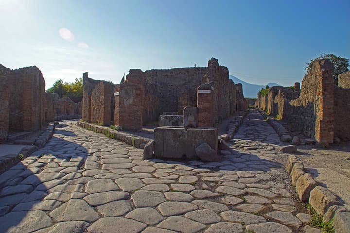 Visit Pompeii and Amalfi Coast from Rome — Private Tour by Car