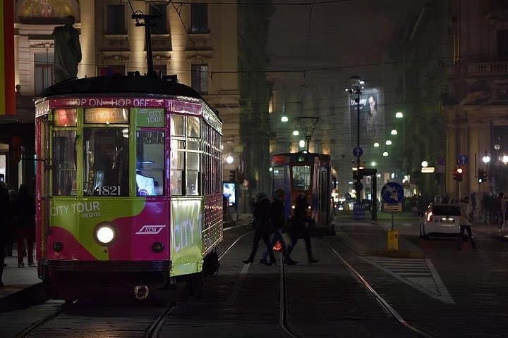 MILAN PRIVATE WALKING TOUR BY NIGHT: AMAZING MILAN - 2 h