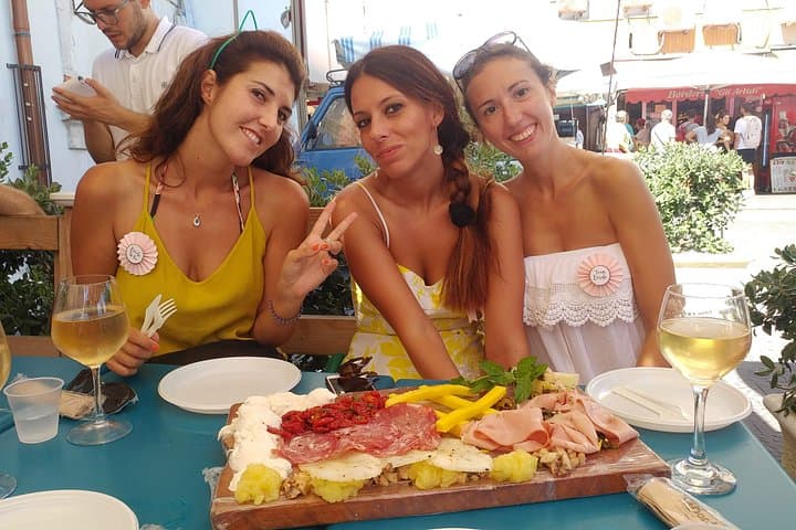 Food tour in the Ortigia market