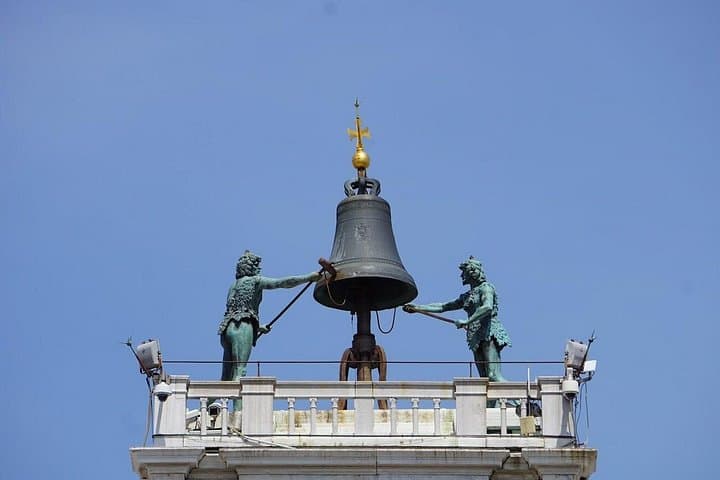 Venice for Pleasure: Water Taxi & Hidden Venice