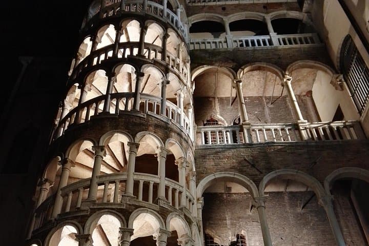 Bovolo staircase