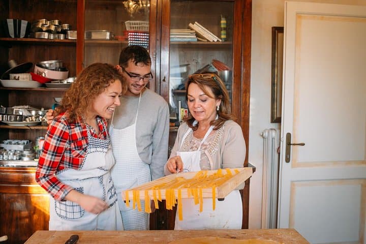 Cesarine: Small group Pasta and Tiramisu class in Modena