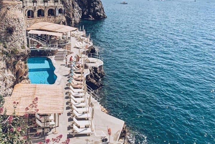 Private transfer Naples to Ravello or Ravello to Naples