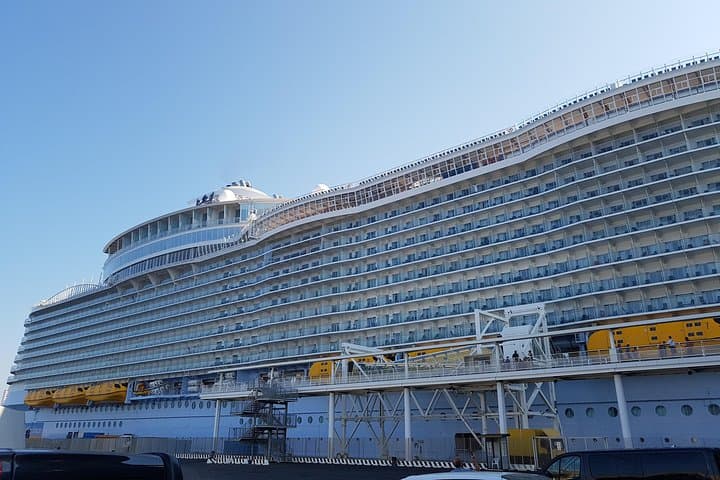 Private Civitavecchia Cruise Port Transfer to Rome or FCO Airport