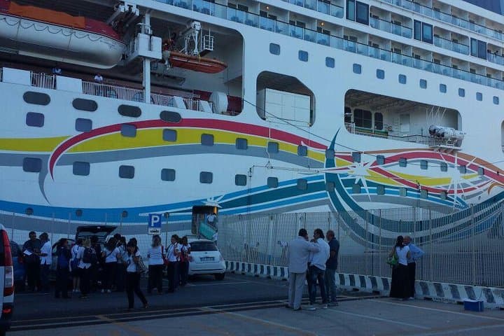 Private Civitavecchia Cruise Port Transfer to Rome or FCO Airport