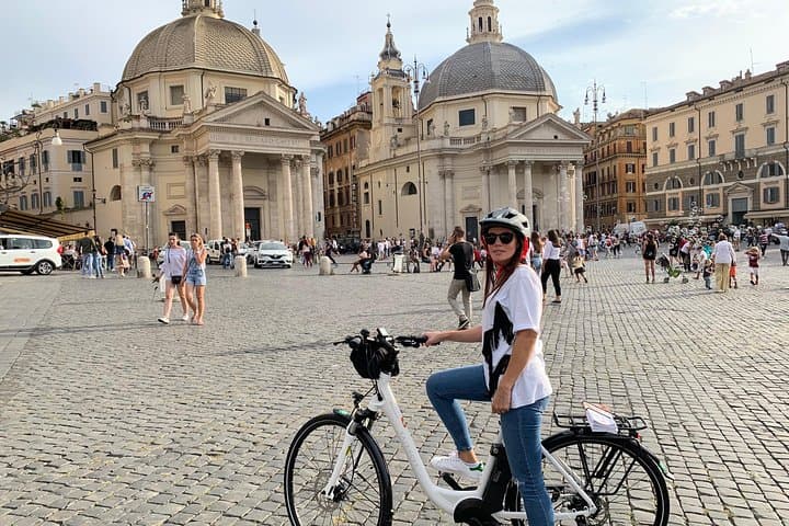 The twin churches in Piazza del Popolo!
